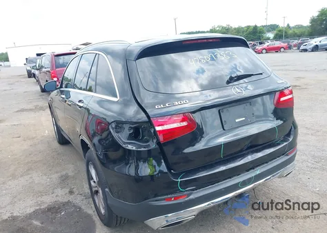 2017 Mercedes-Benz Glc 300 4Matic z USA, uszkodzony, nr VIN WDC0G4KB7HF135724